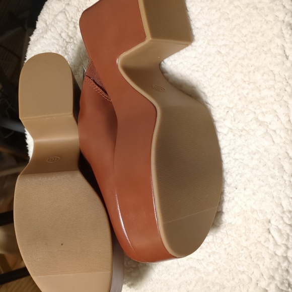 A New Day Women's Clogs - Picture 6 of 9